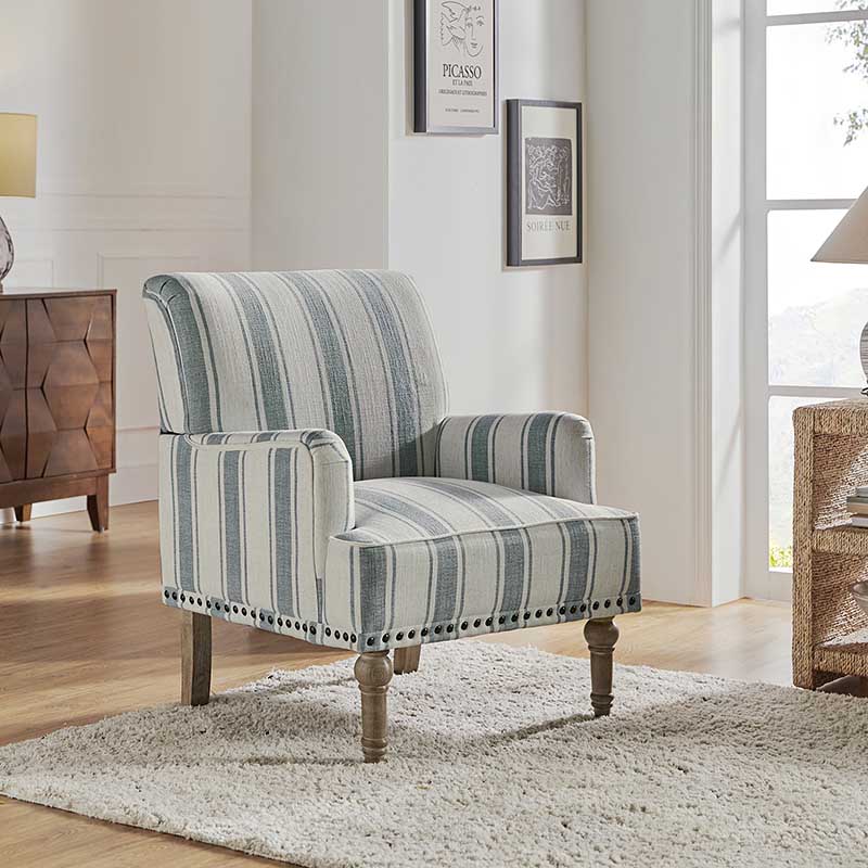 Lecce Farmhouse Armchair with Elegantly Legs