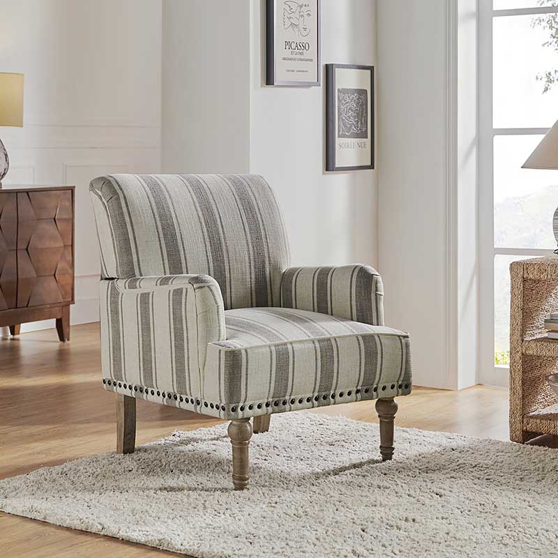 Lecce Farmhouse Armchair with Elegantly Legs