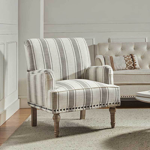 Farmhouse Armchair with Elegantly Legs